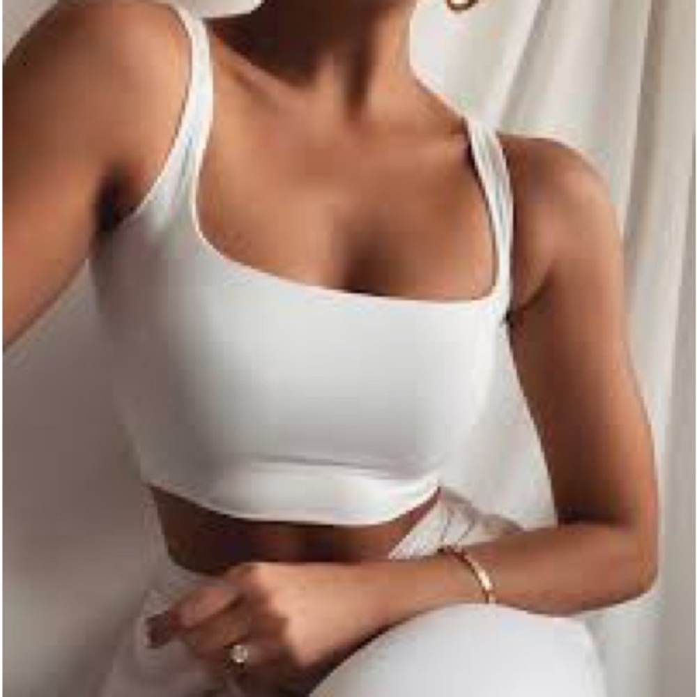 Meshki Collection Jazmin Scoop Neck Crop Top - White